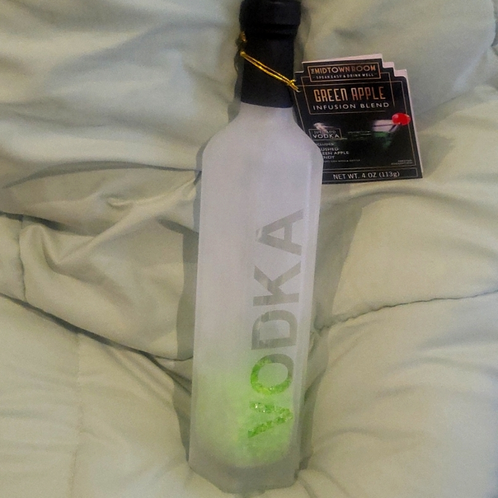 Beautiful bottle, with green apple candy